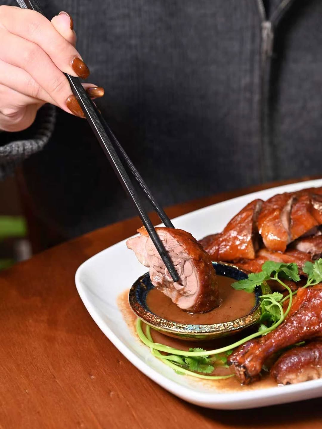 Especialidades cantonesas para compartir en Ox Lan Beef Noodle